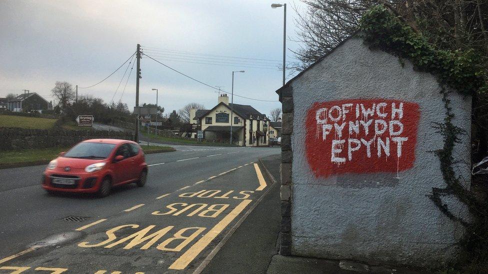 ARwydd Cofiwch Fynydd Epynt