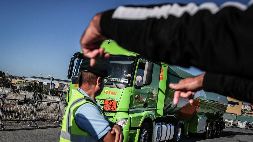 A truck loaded with fuel leaves the headquarters of the Logistics Fuel Company (CLC) during the third day of the indefinite strike of dangerous goods drivers outside in Aveiras de Cima