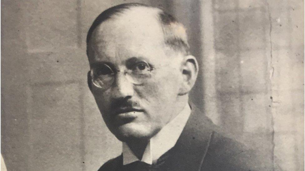 Dr Ludwig Mühlhausen