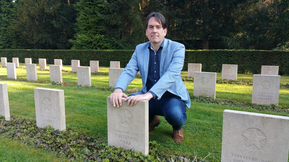 Remco Reiding in the cemetery