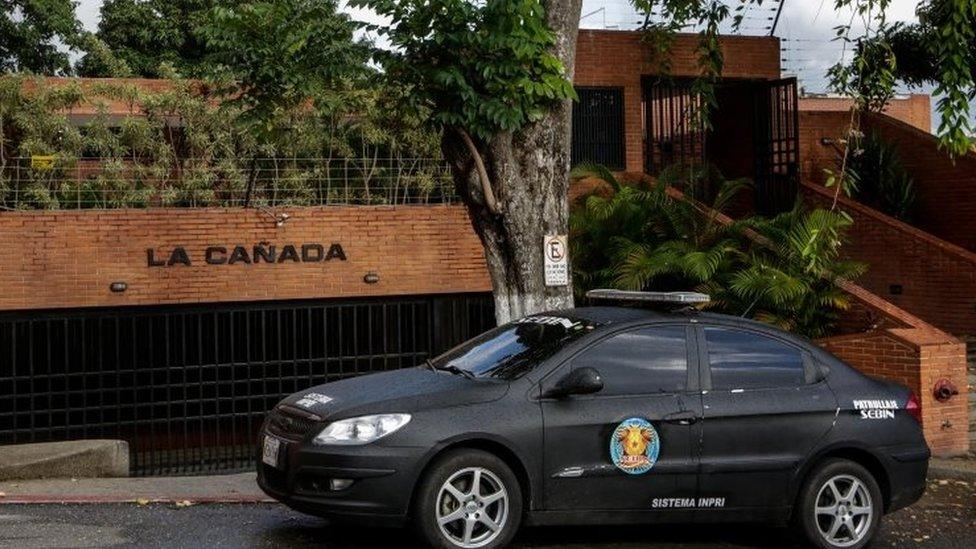 Agents of the Bolivarian Intelligence Service (Sebin) search the residence of the former Venezuelan chief prosecutor Luisa Ortega Diaz in Caracas, Venezuela, 16 August 2017