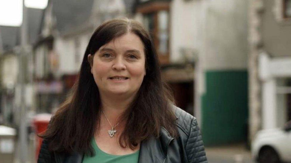 Sioned Williams: 'Plant ag anghenion dysgu ychwanegol ddim yn cael eu trin yr un fath'