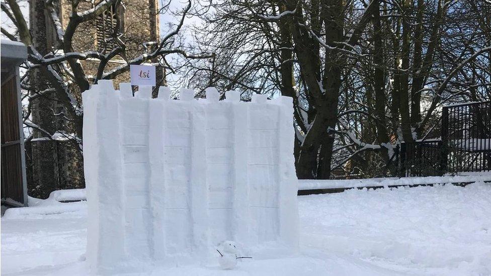 Snow Norwich Castle