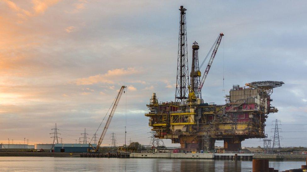 Shell Brent Delta platform decommissioning