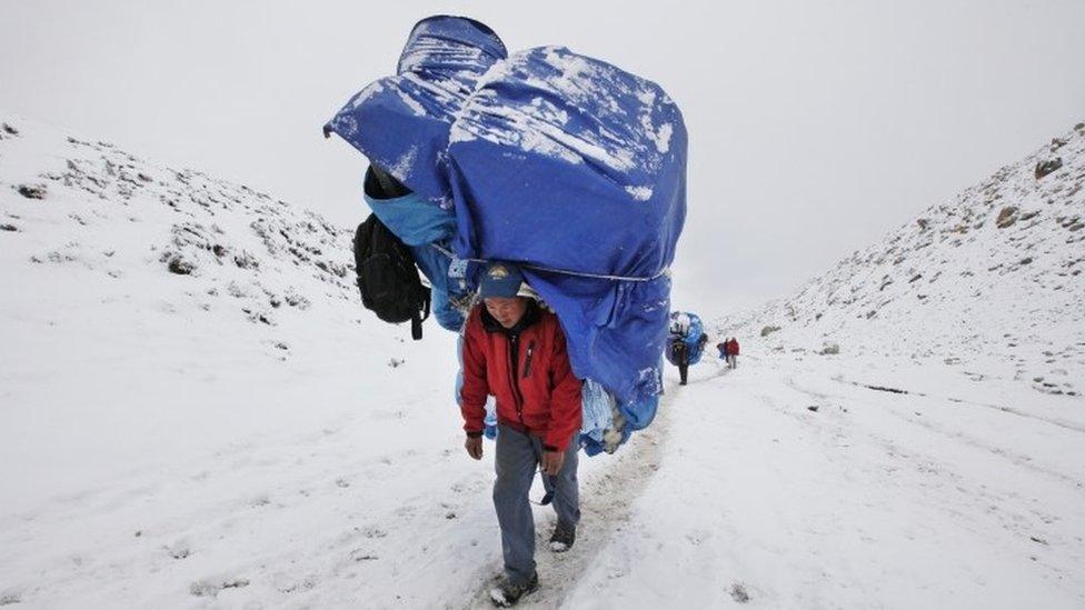 A Sherpa near the Everest Base camp near Lobuche (28 April 2016)