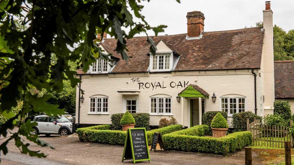 Royal Oak, Bovingdon Green