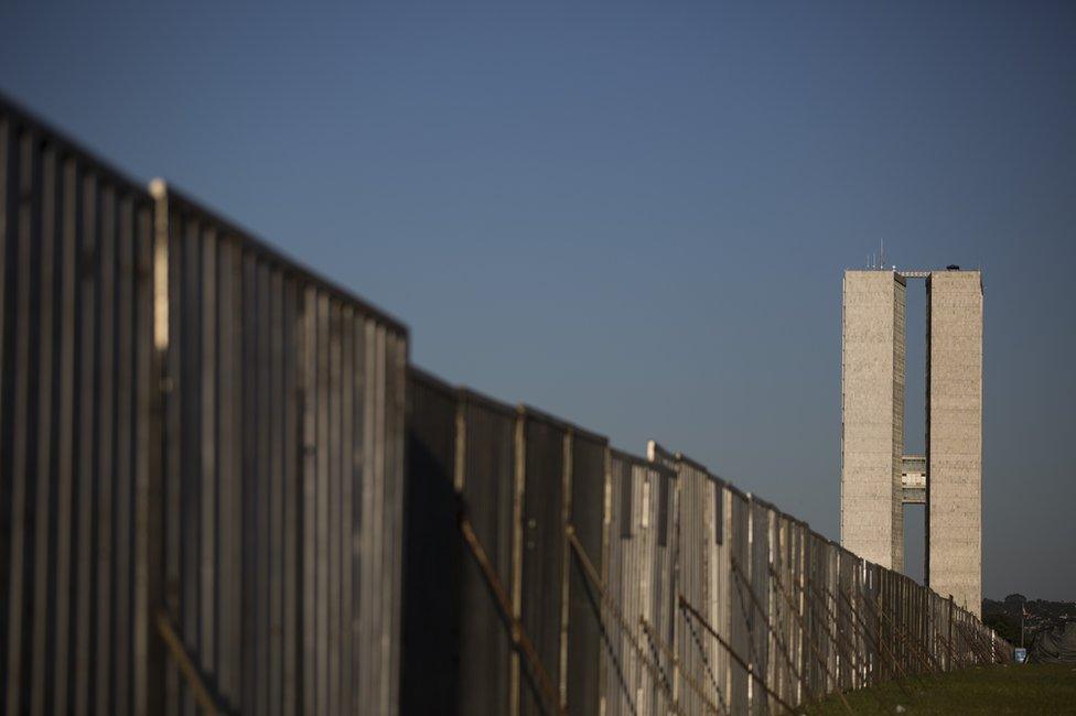 Makeshift wall in Brasilia, 16 April