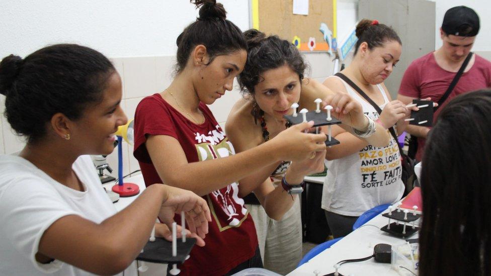 Prof Mirella Di Lorenzo and students