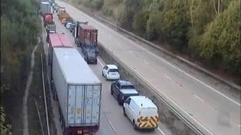 Traffic at a standstill on the A14 near Ipswich and one lane empty