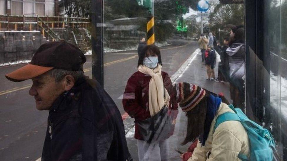 Bus queue in Taipei, 25 Jan