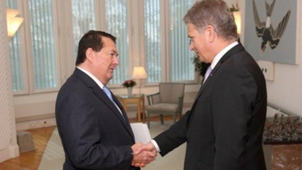 Malta's ambassador Michael Zammit Tabona (left) and Finnish President Sauli Niinistö. Photo: May 2014