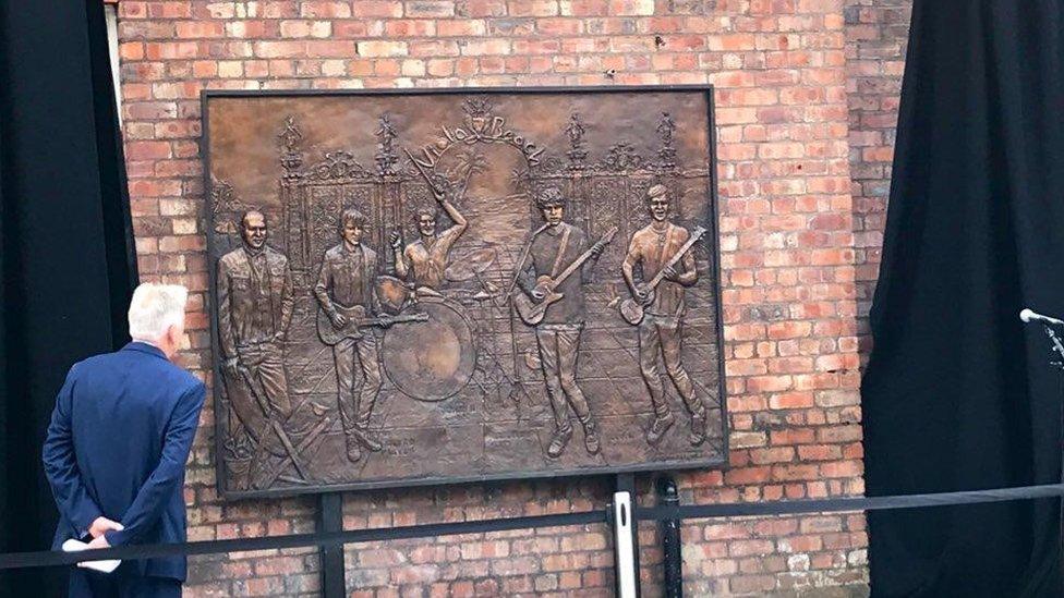 Artist Tom Murphy unveils memorial to Viola Beach