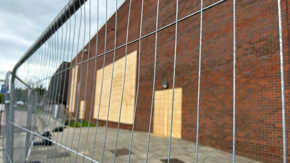 Boarded up Gateshead Leisure Centre Aug 2023