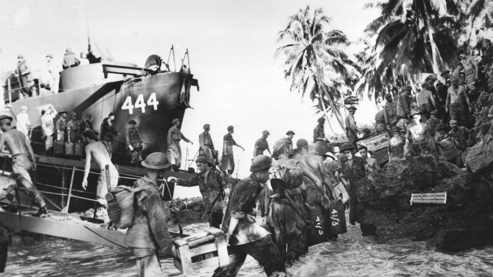 New Zealand troops land on Green Island in the Second World War