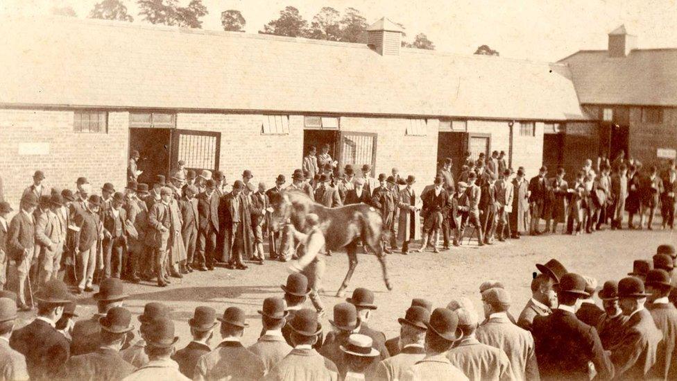 Gwerthiant ceffylau yn Amberley Court, tua 1920au