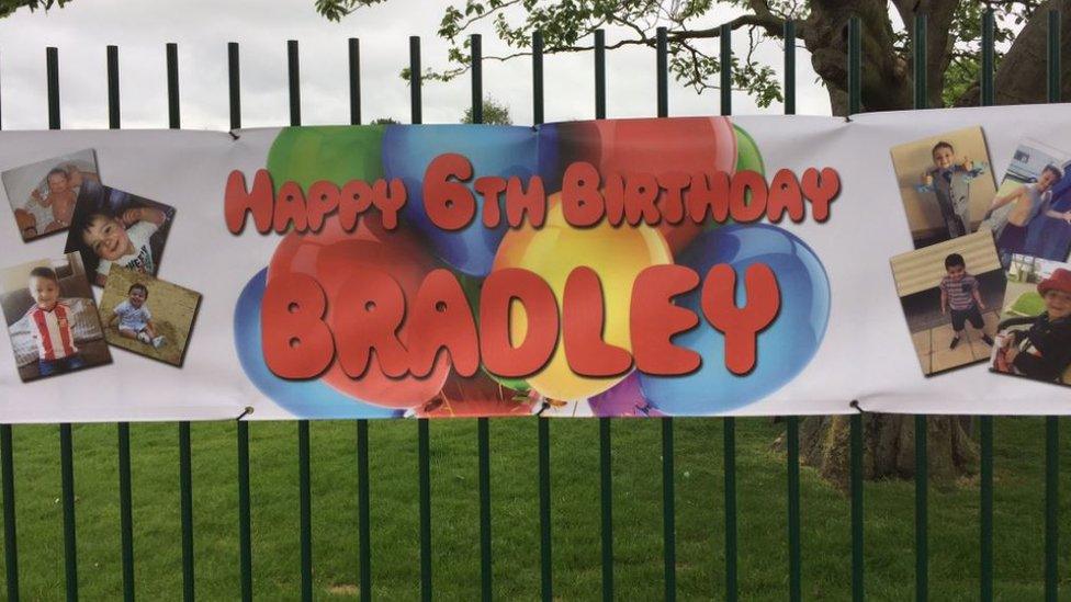 Bradley Lowery birthday sign