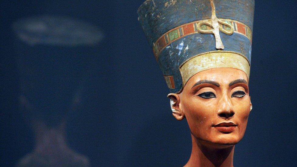 View of the bust of one of history's great beauties, Queen Nefertiti of Egypt, after it returned to Berlin's Museum Island for the first time since World War II, 12 August 2005 at the city's Old Museum.