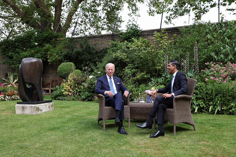 US President Joe Biden speaks with British Prime Minister Rishi Sunak in the garden of 10 Downing Street on 10 July 2023 in London, England