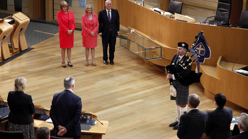 Piper in the parliament