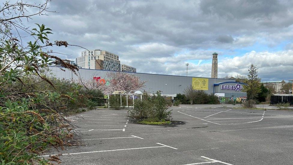 Toys R Us, Southampton