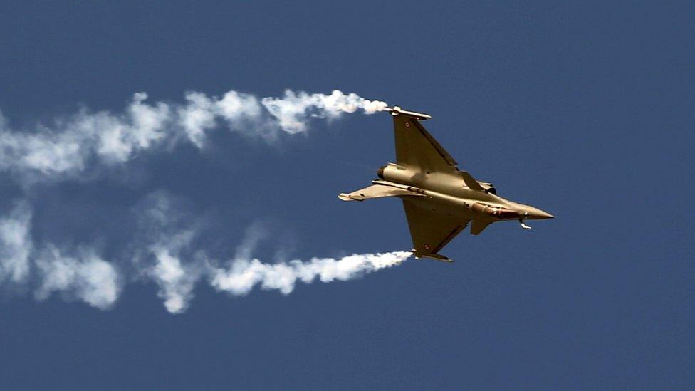 A French-made Dassault Rafale performs at the Dubai Airshow on 8 Nov, 2015.