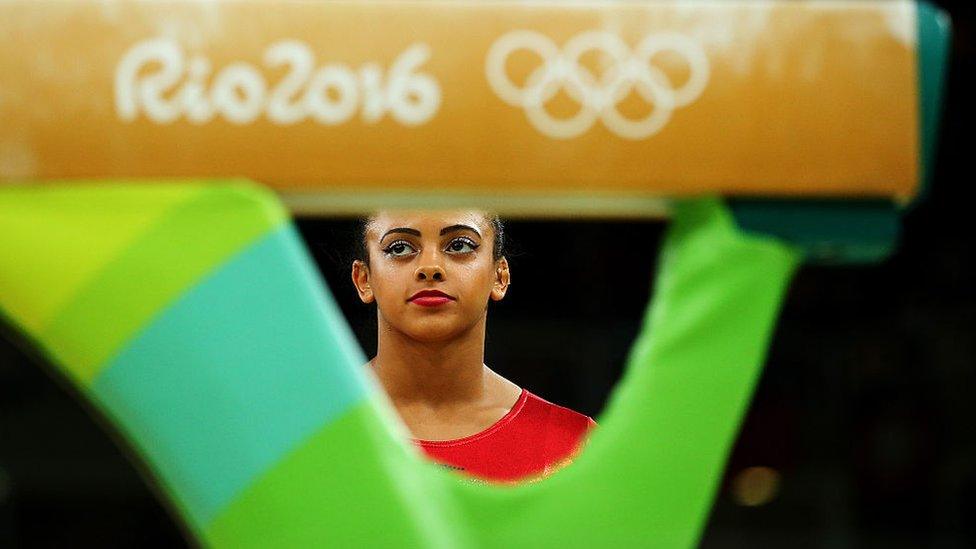 ellie downie preparing for balance beam at rio olympics 2016