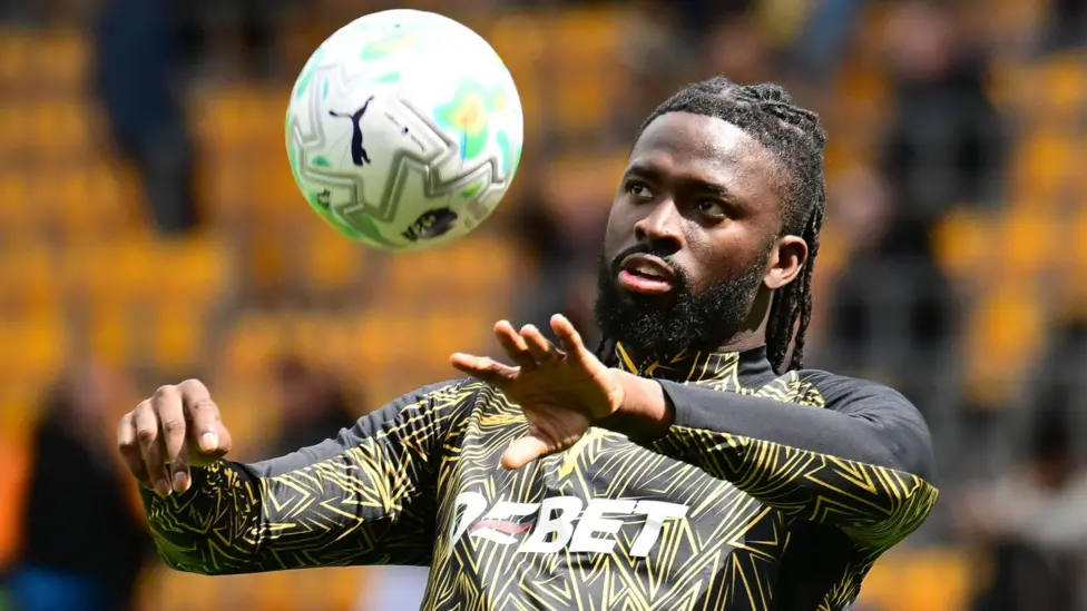 Wolves striker Arokodare joins Ajax on loan