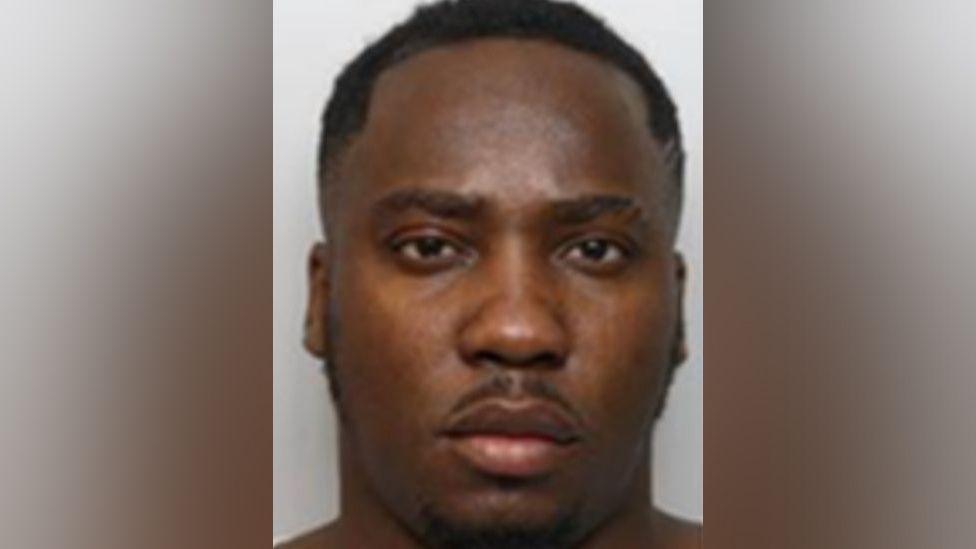 Image of Kamar Williams, the man sought in connection with the killing of Derek Neil Thomas