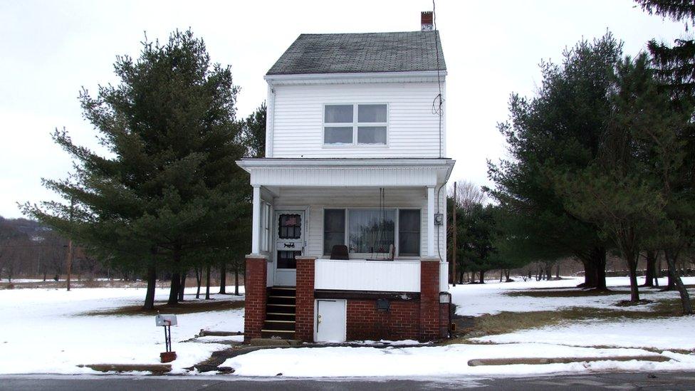 Narrow house with no neighbours