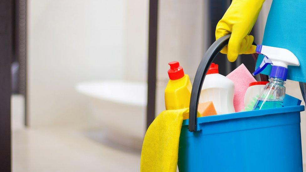 Cleaning equipment in a bucket