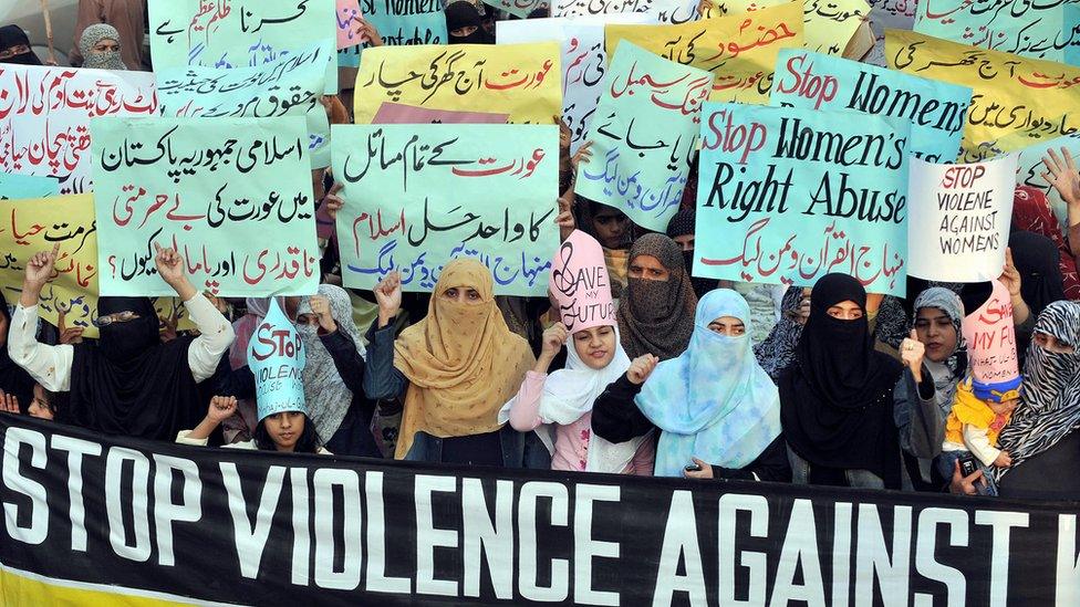 Activists protest against 'honour killings' of women in Lahore in 2008