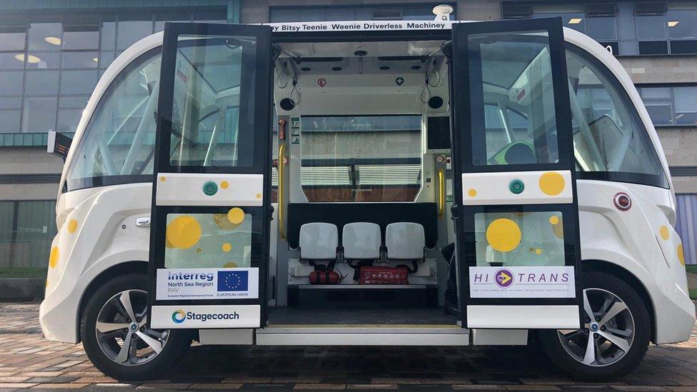 Driverless bus