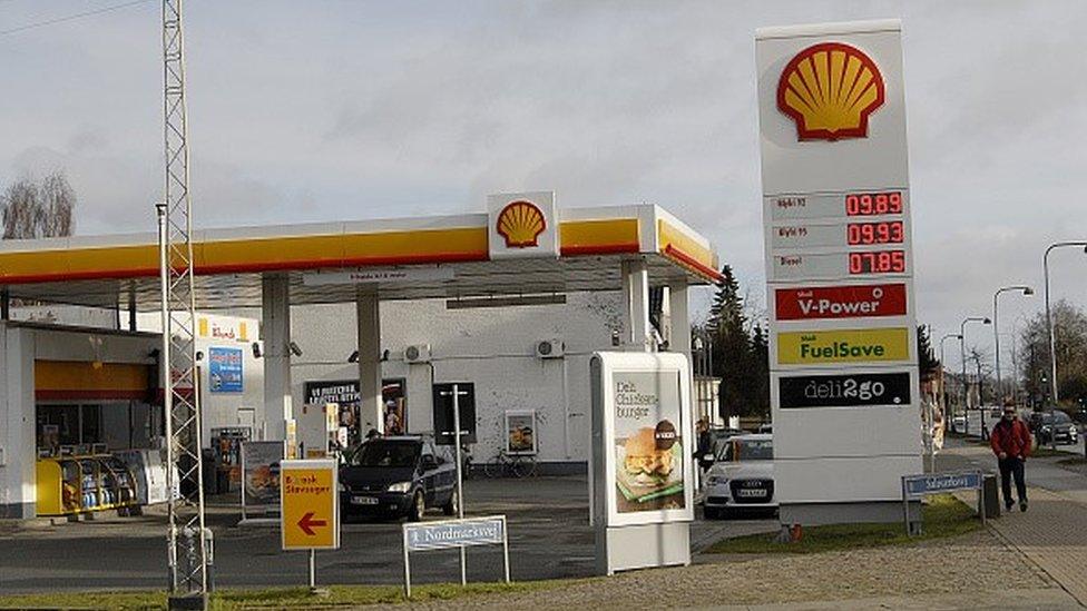 Shell Garage