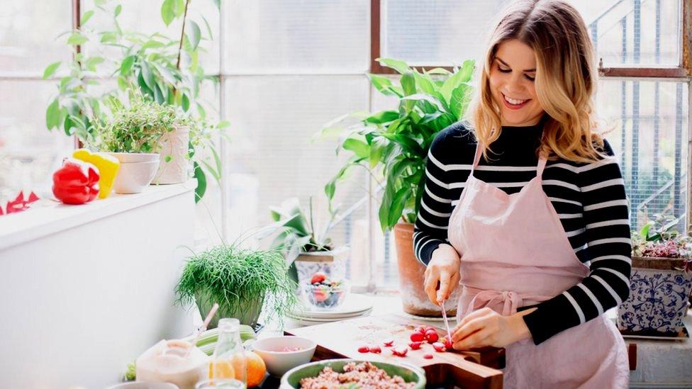 Madeleine Shaw preparing food