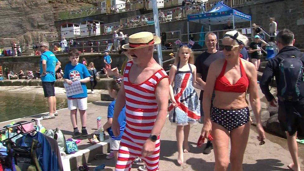 Bude bathers