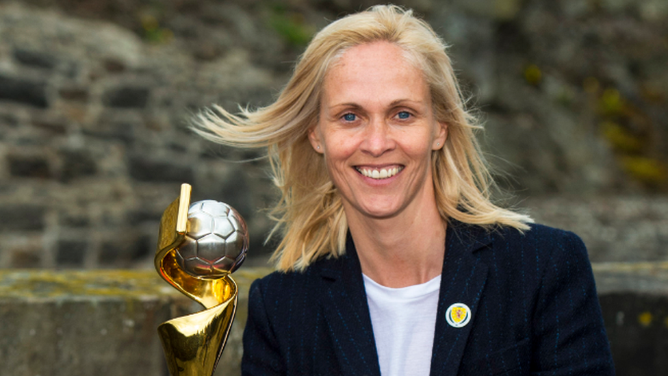 Shelley Kerr, manaidsear sgioba nàiseanta nam ban