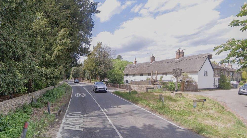 Thatched building on A1101, Hengrave