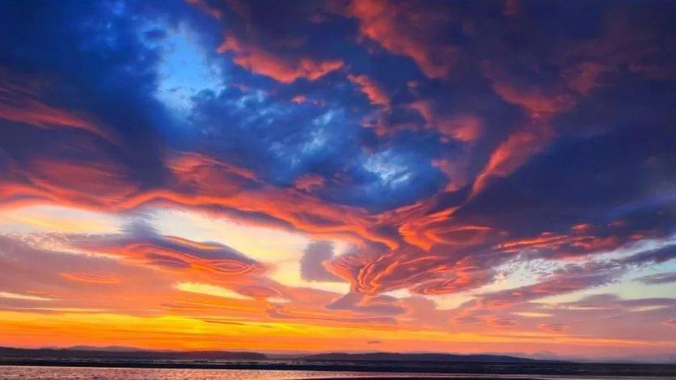 Lenticular clouds