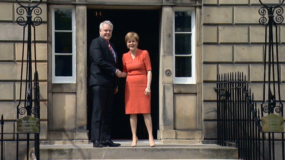 Carwyn Jones a Nicola Sturgeon