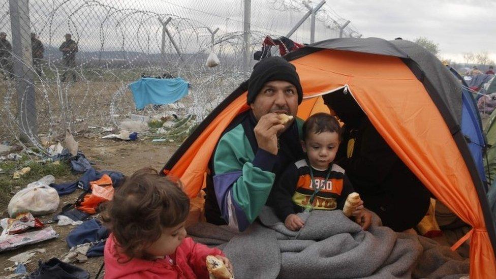 Migrants on Greece's border with Macedonia, 7 March