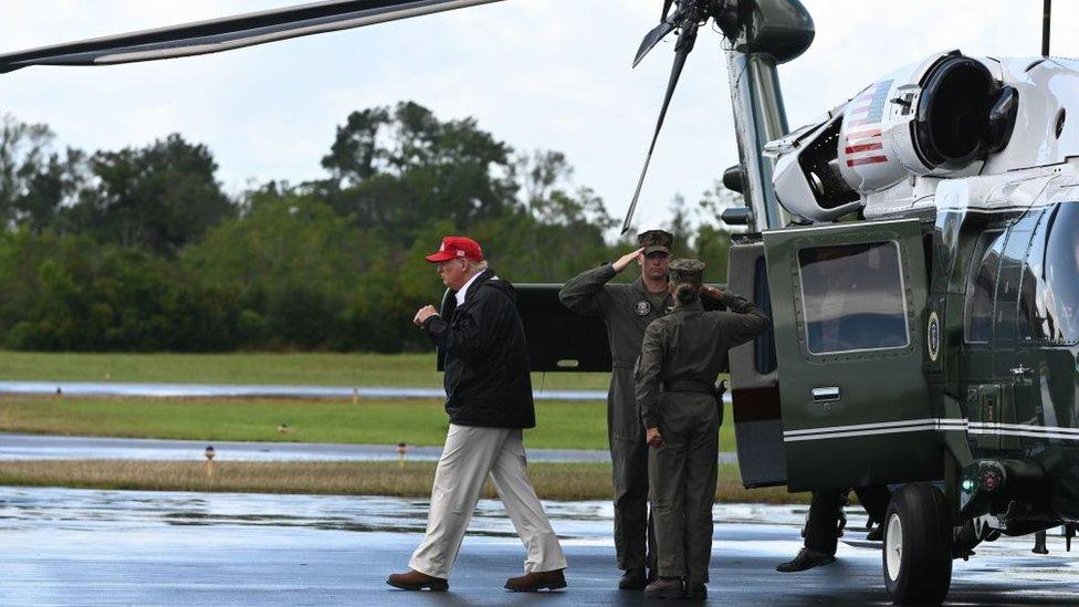 Donald-Trump-exiting-a-helicopter.