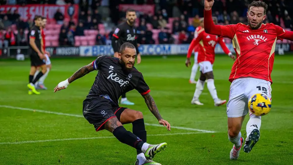 El nuevo comienzo de Adeyemo en Crawley pone fin a una «época oscura».