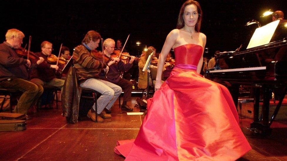 Tara Palmer-Tomkinson at a rehearsal with the National Symphony Orchestra on 8 February 2000