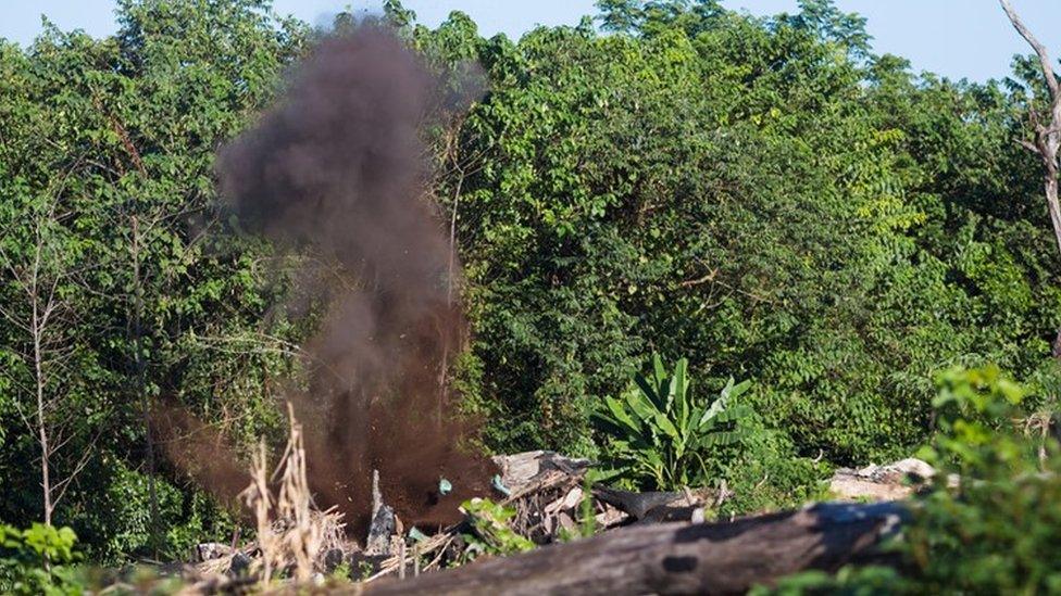 Ordnance demolition in southern Laos (December 2014)