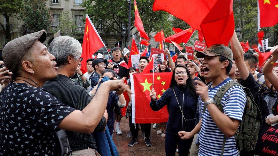 pro-HK democracy and pro-china protesters in paris