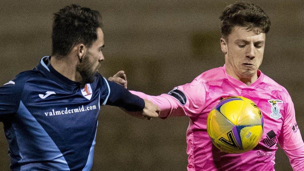 Raith Rovers an aghaidh Chaley Thistle