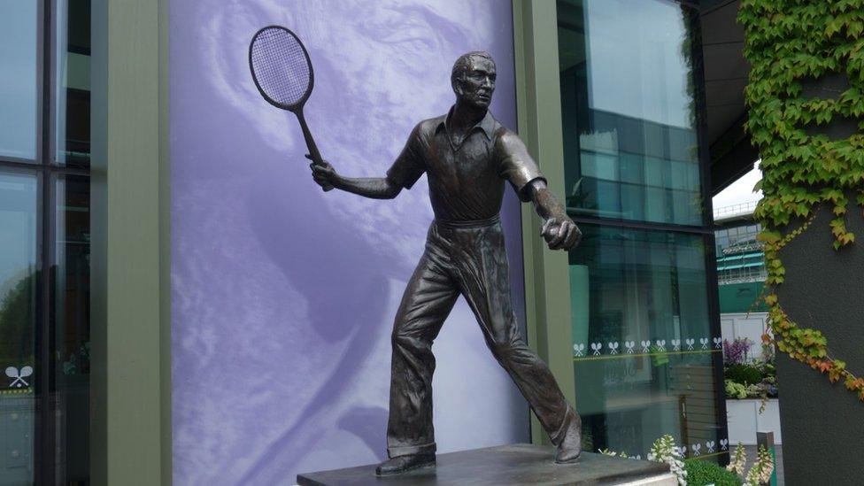 Fred Perry statue at Wimbledon