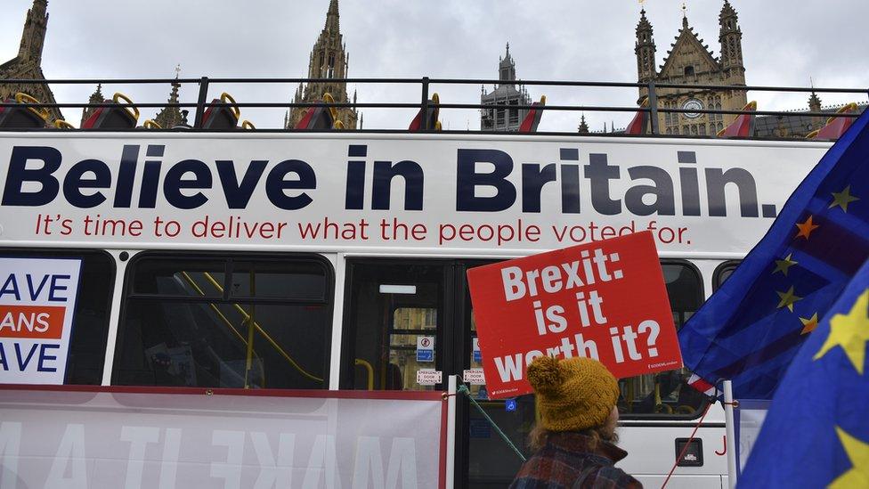 Pro and anti-Brexit campaigners