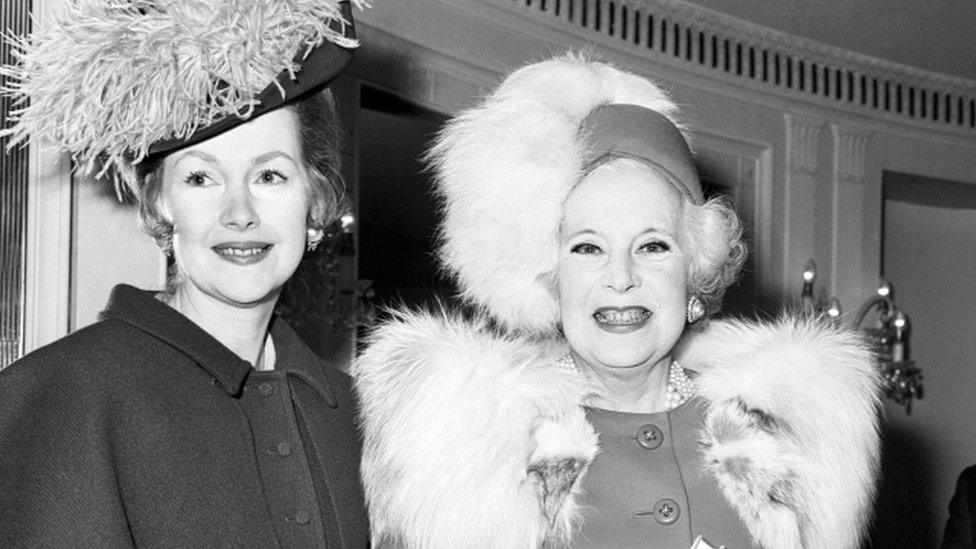 Raine Spencer with her mother, Dame Barbara Cartland, who died aged 98 in 2000