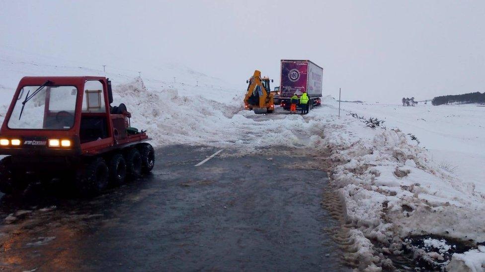 Lorry stuck on A835